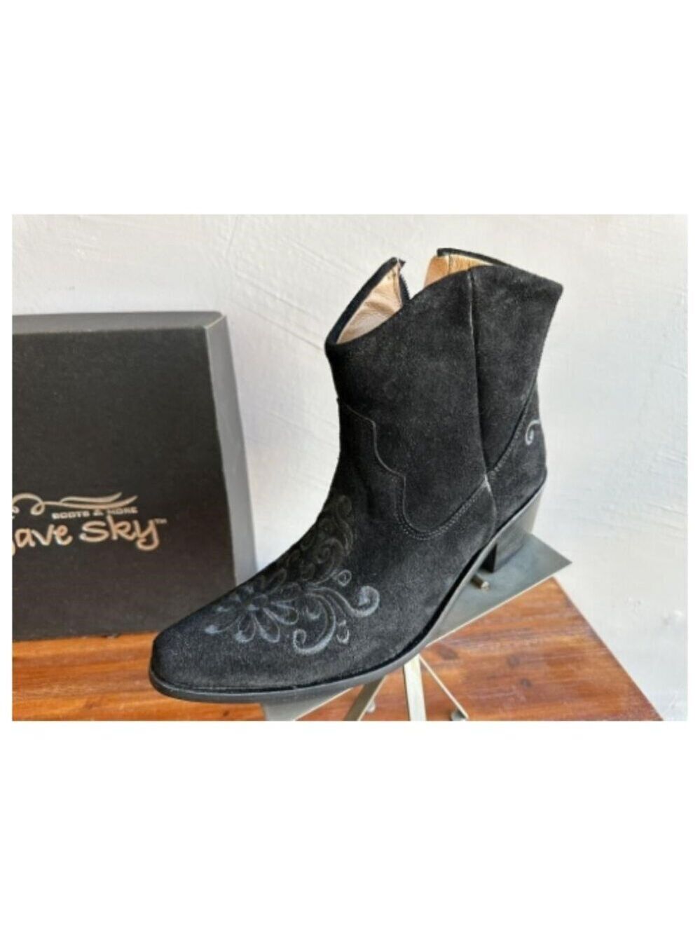 🩷🩷Agave Sky Black Vintage Floral Ankle Boot Size 10